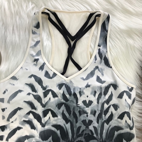 Lululemon Floral Mesh Fabric Tank Top - Picture 2 of 7